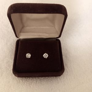 10k diamond earrings